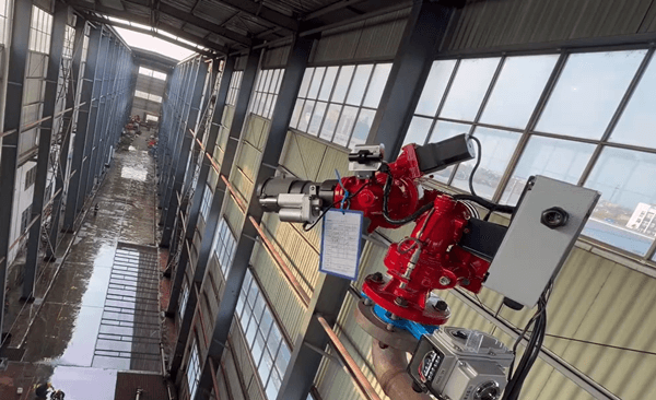 Automatinio sekimo gaisro monitorius dabar yra visiškai surinktas, išbandytas ir netrukus bus išsiųstas